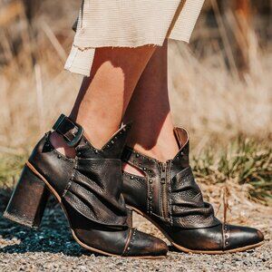 BRAND NEW Freebird by Steven Jericho Black Ankle Booties with Chunky Heel